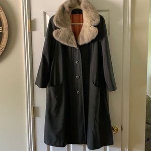 Vintage Gray Wool Coat with real Fur Collar
